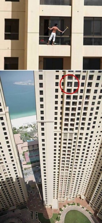 muchacho se sube a edificio alto para limpiar su ventana en la orilla del marco del rascacielos