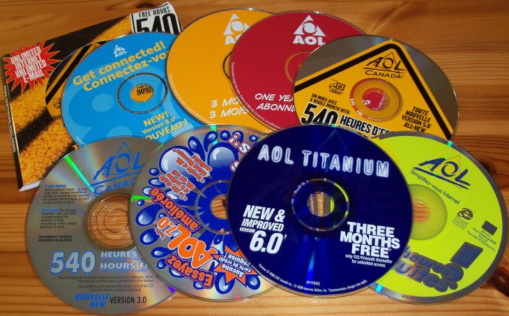 discos de aol de los noventas que servian para el internet de esa época