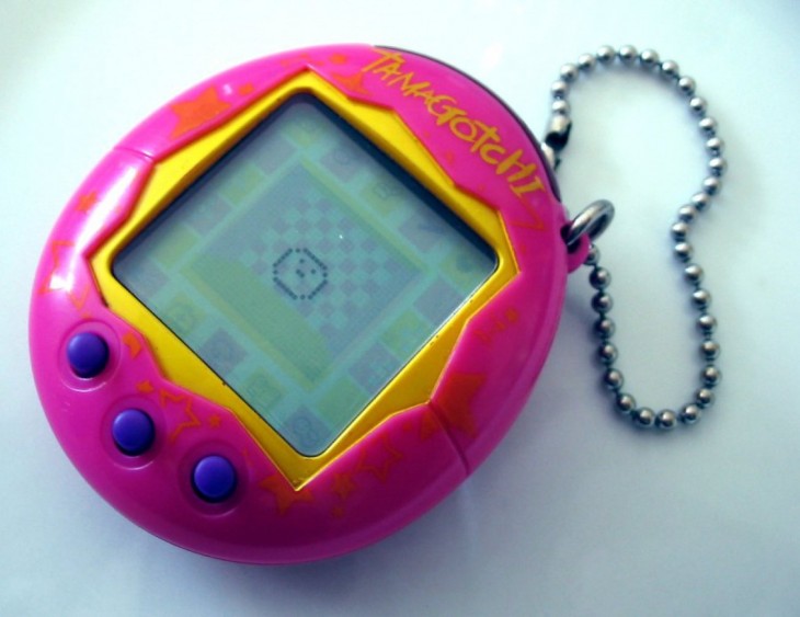 tamagotchi que aparece en la pantallla muerto porque los botones del aparato no funcionaban buen