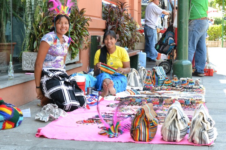 mujeres guarani en paraguay