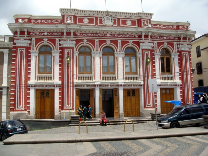 Teatro municipal Alberto Saavedra Pérez