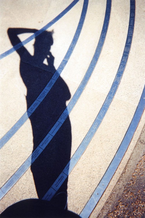 Fotografía de la sombra de una persona 