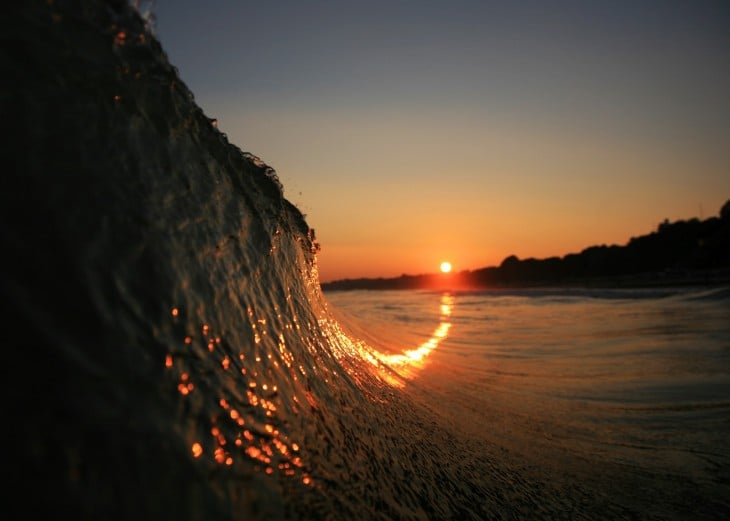 Imagen de una ola perfectamente acomodada 