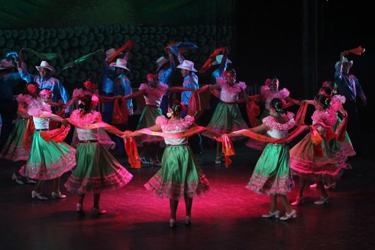Personas bailando en un evento cultural en Nicaragua 