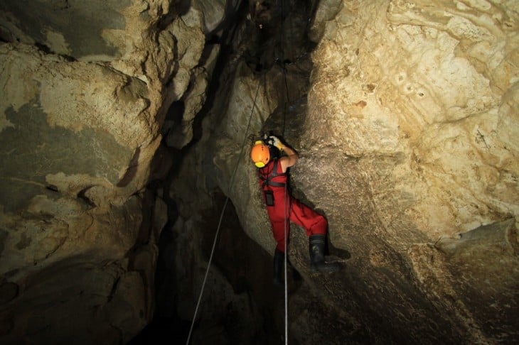 Excursión en la Cueva Fun Fun en el Cerro Kárstico de Capote 