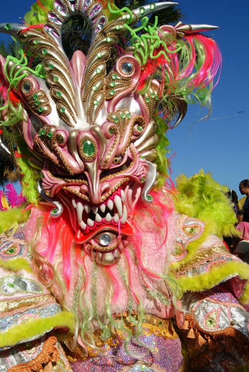 Los diablos cojuelos son principales personajes del Carnaval Dominicano 