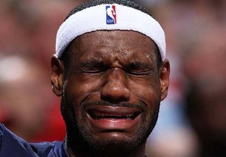 basquetbolista llorando