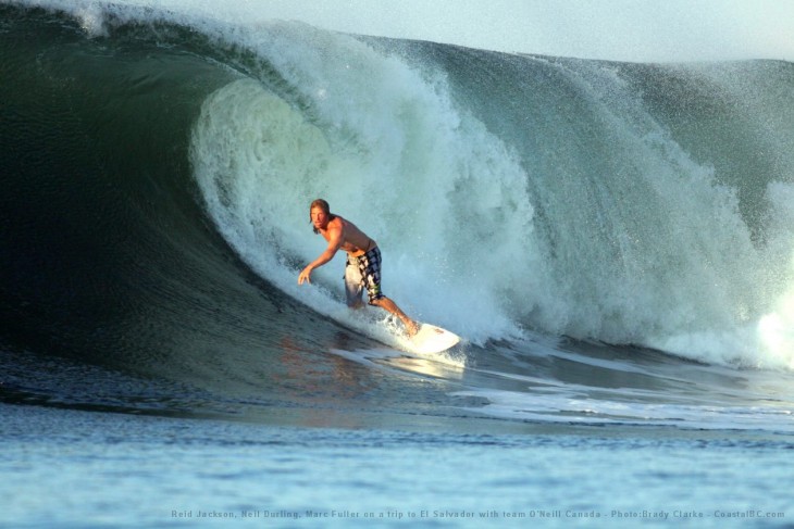 playas del salvador son buenas para surfear y miles de surfistas a nivel mundial buscan sus playas para practicar el deporte