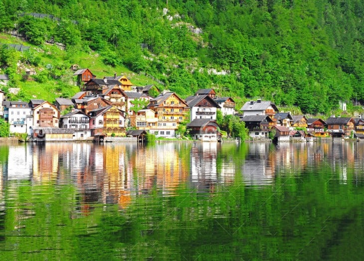  Aldea de Hallstatt, Austria