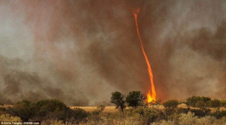 TORMENTA DE FUEGO OCURRIDA EN aLICE, aUSTRALIA