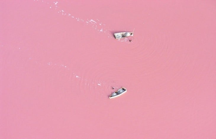 Imagen del lago rosa en Senegal 