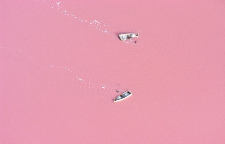 Imagen del lago rosa en Senegal 