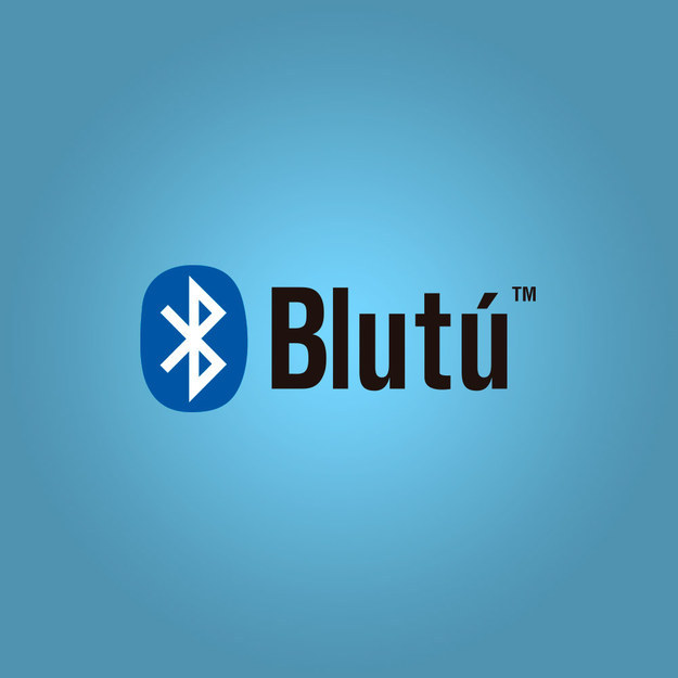 Logotipo de Bluetooth mal escrito como "Blutú" 