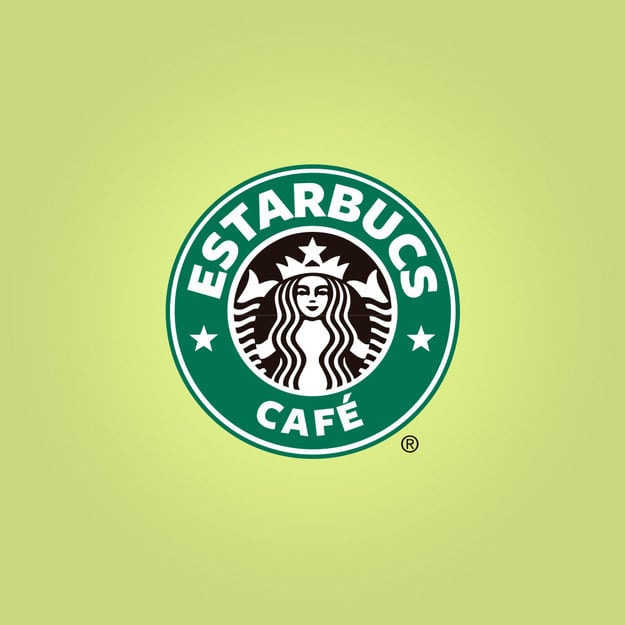 Logotipo de Starbucks con la frase mal escrita "Estarbucs" 