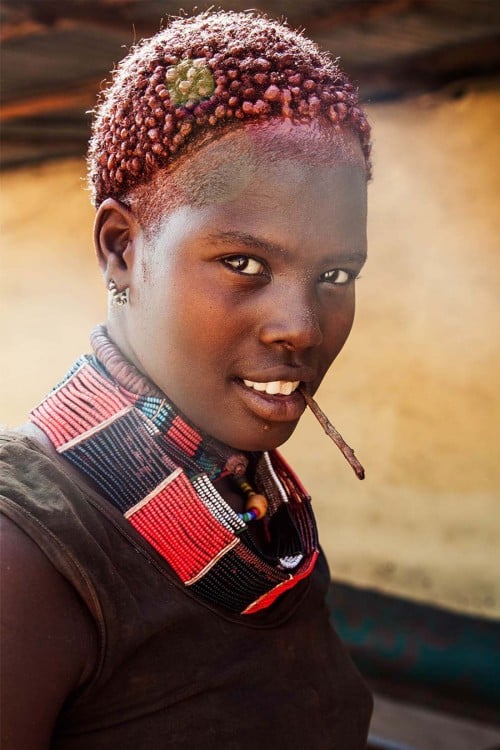 BELLA MUJER DEL VALLE DE OMO, ETIOPIA