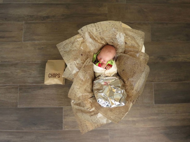 BEBE DISFRAZADO DE BURRITO DE CHIPOTLE