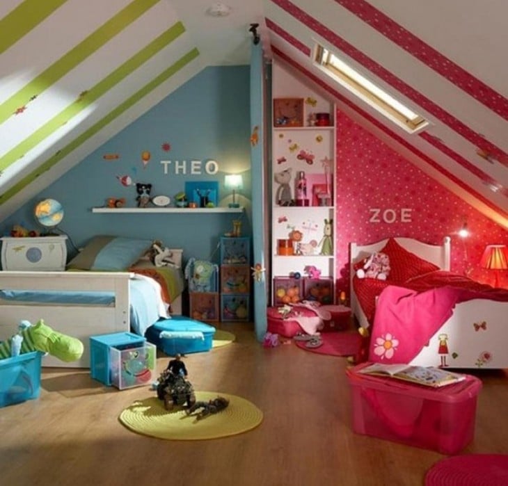 habitación dividida para una niña y un niño en colores rosa y verde 