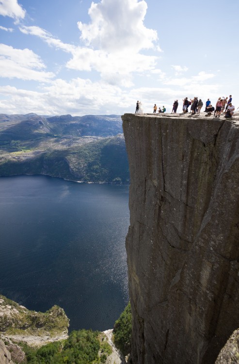 Acantilado Preikestolen en Noruega