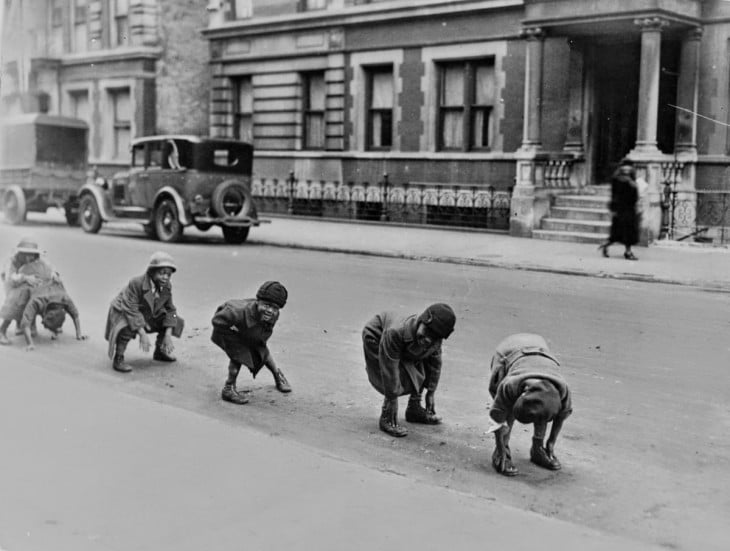 niños jugando a los enanitos