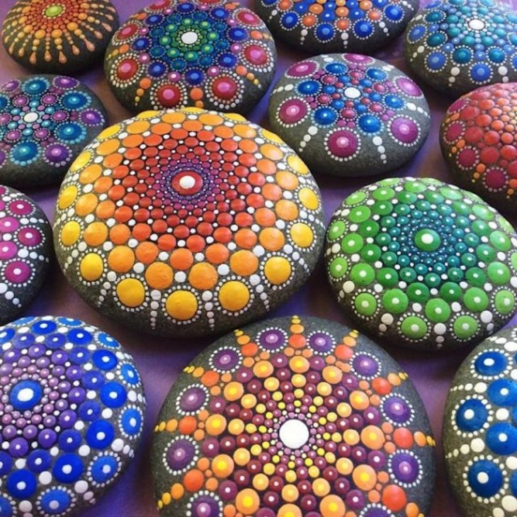 PIEDRAS MANDALA QUE TODAS SE PARECEN ENTRE SI