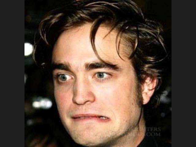 Cara graciosa de Robert Pattinson 
