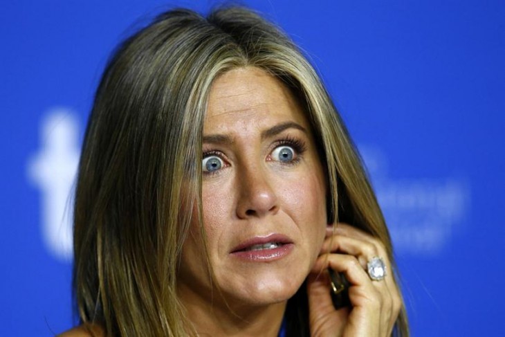 Jennifer Aniston con cara de sorpresa 