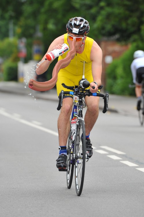 CICLISTA CON CARA DE OTORRINO