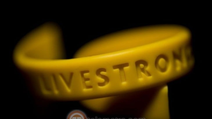 pulsera de lance armstrong en 2005