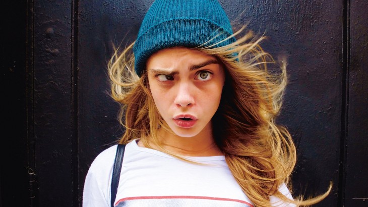 rostro de aburrida. Cara delevinge