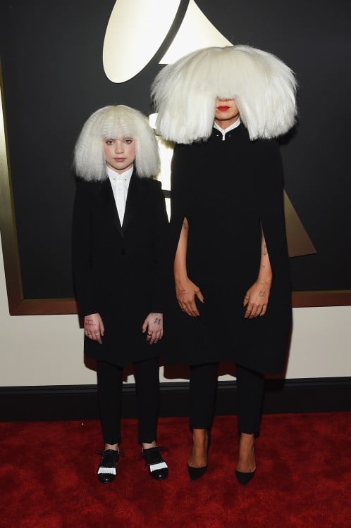 Maddie Ziegler y Sia GRAMMYS 2015