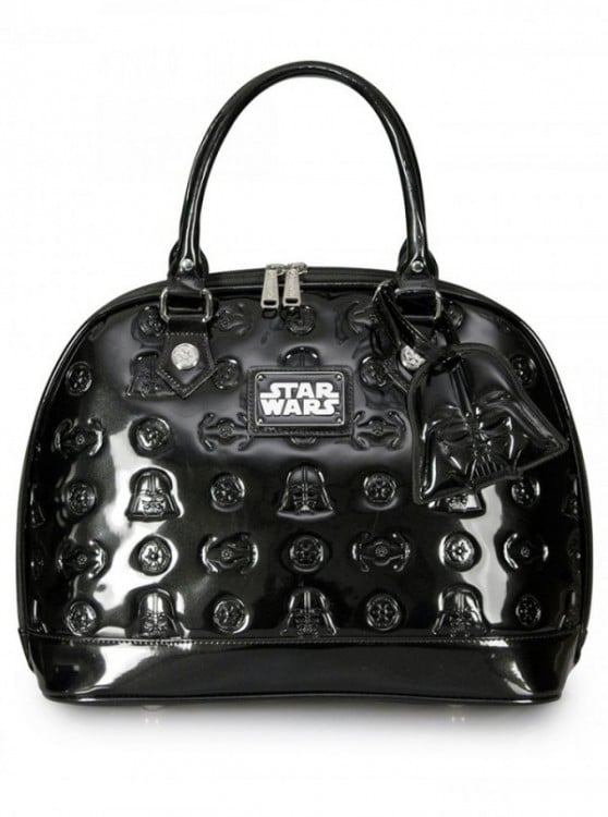 Bolsa en color negro con figuras de star wars 