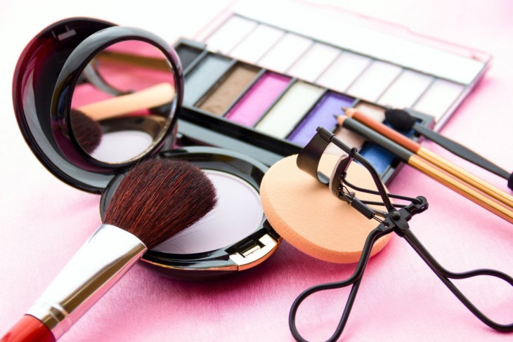 acsesorios de maquillaje para mujer 