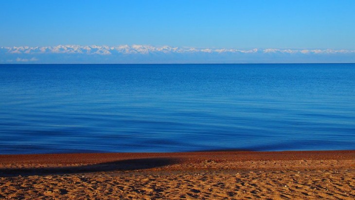 lago más cristalino y azul