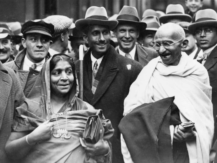 GANDHI FUE QUIEN AYUDO A LA INDEPENDENCIA DE LA INDIA SIN UTILIZAR LAS ARMAS