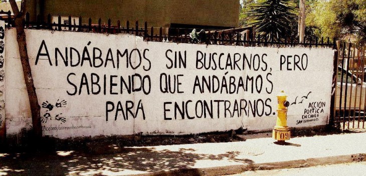 graffiti en una pared de acción poética 