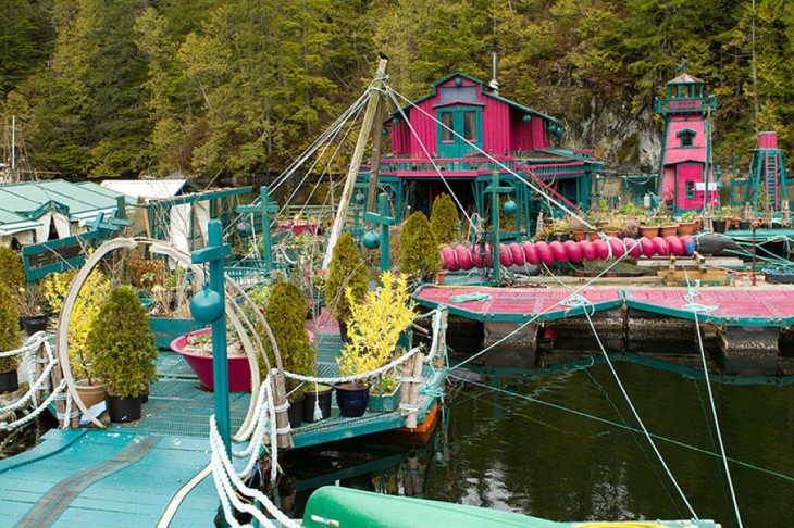 estructura que tiene la isla flotante en Vancouver 