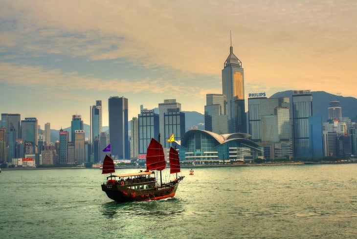 fotografía de un barco en Hong Kong 