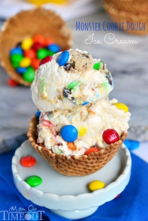  helado con masa para galletas y M & M 