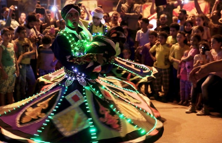 Persona celebrando el Ramadán en Egipto 