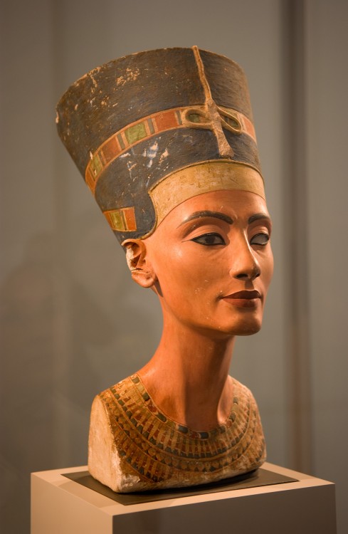 Busto de Nefertiti 1345 a. C. 