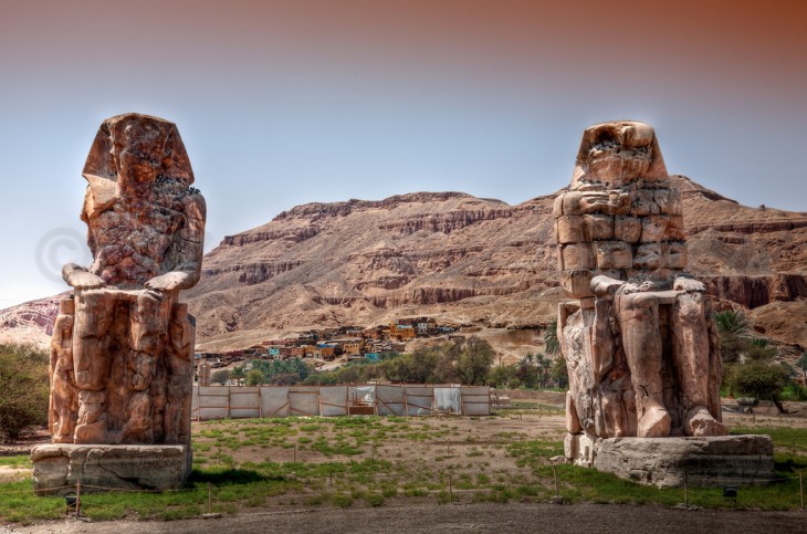 Monumento a los colosos de Memnón en Egipto