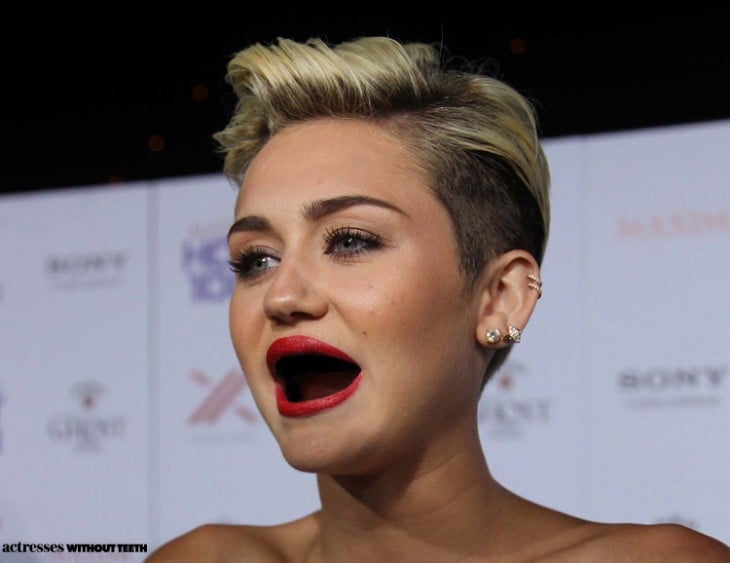 Miley sin dientes