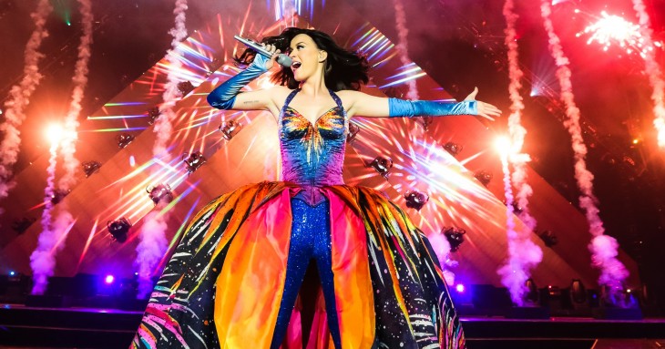 KATY PERRY FUE LA CANTANTE MEJOR PAGADA DEL 2015, CON 135 MILLONES DE DÓLARES.