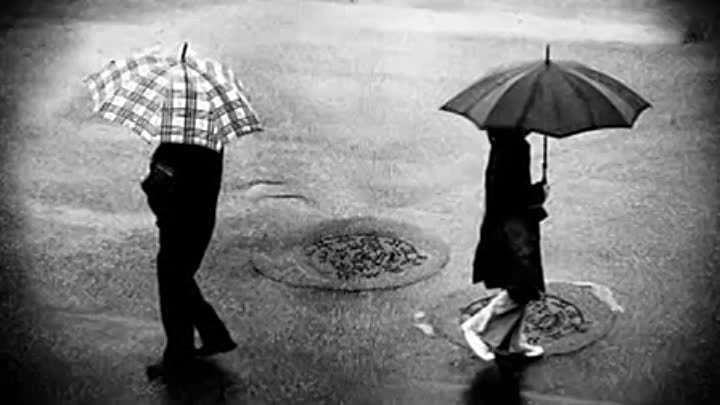 DOS PAREJAS QUE SE ENCUENTRAN DISTANCIADAS UNA DEL OTRO POR LA NEGATIVIDAD