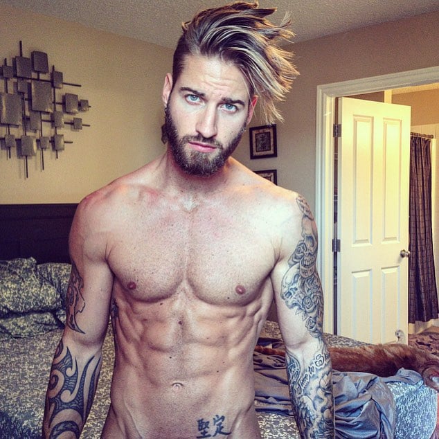 Travis DesLaurier. Uno de los hombres más guapos de instagram reconocidos en el 2015