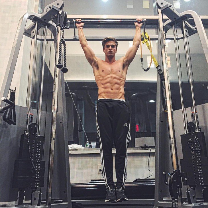 River Viiperi Ex novio dePris Hilton. Nominado entre los hombres más guapos del instagram 2015