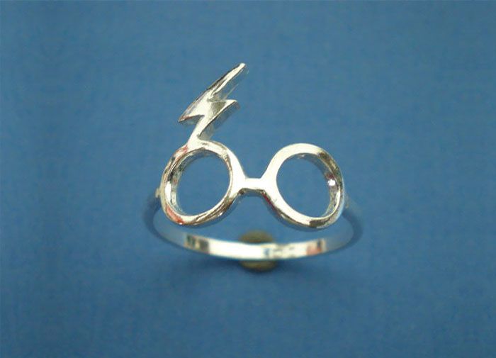 anillo de compromiso de Harry Potter