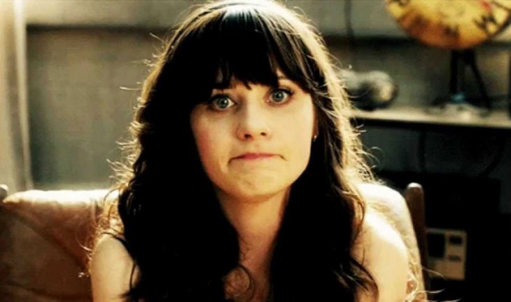 Zooey Deschanel con su cara de que no sabe nada