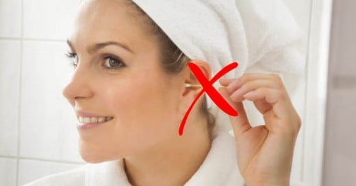 Conocer el peligro de limpiar tus oídos con cotonete