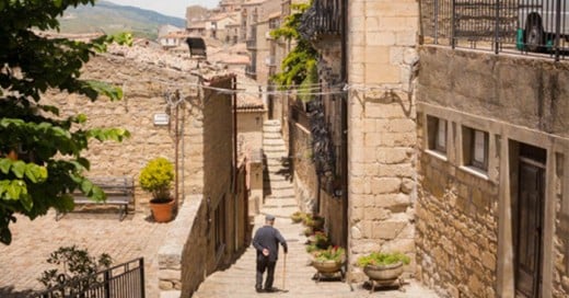 Gangi es una ciudad siciliana que esta casi abandonada y regalan las casas